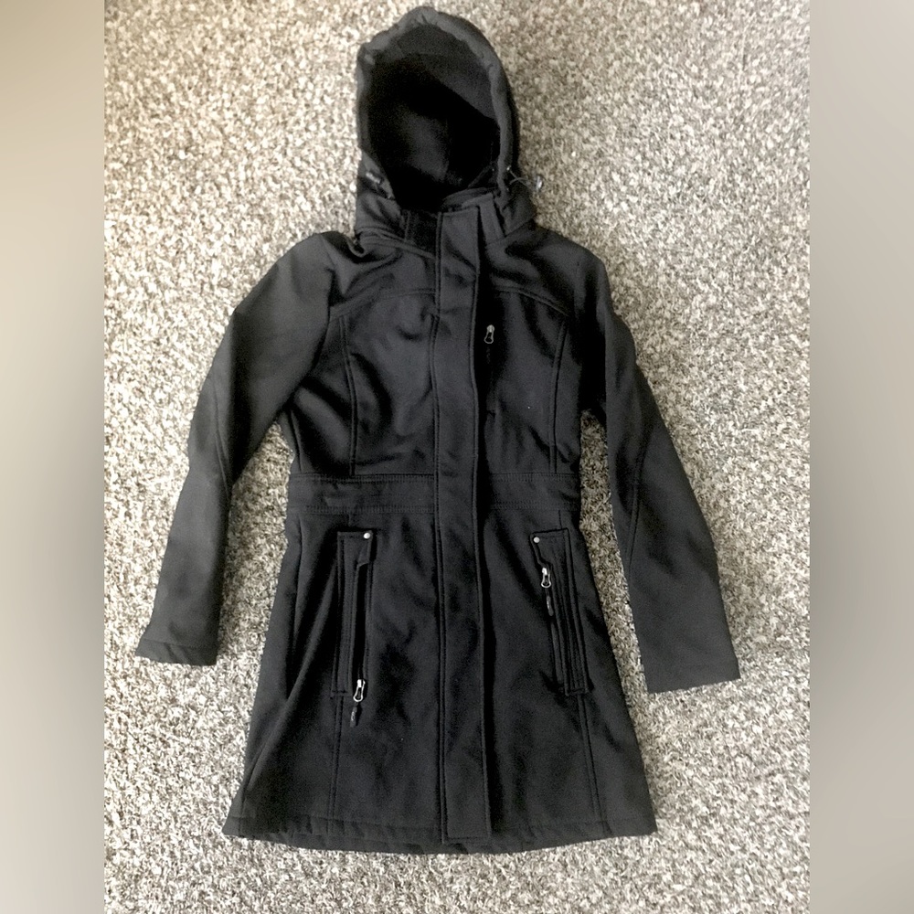 Small black Cutter & Buck slim fit ski/snowboarding jacket.